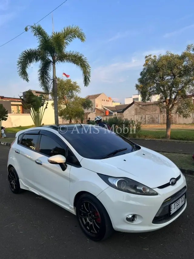 FORD FIESTA 1.4L MT 2012 — dokumentasi 3