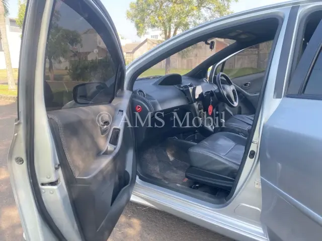 YARIS S MT 2011 — dokumentasi 8