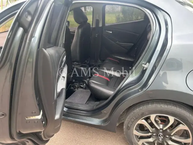 MAZDA 2 SKYACTIVE 2016 — dokumentasi 6