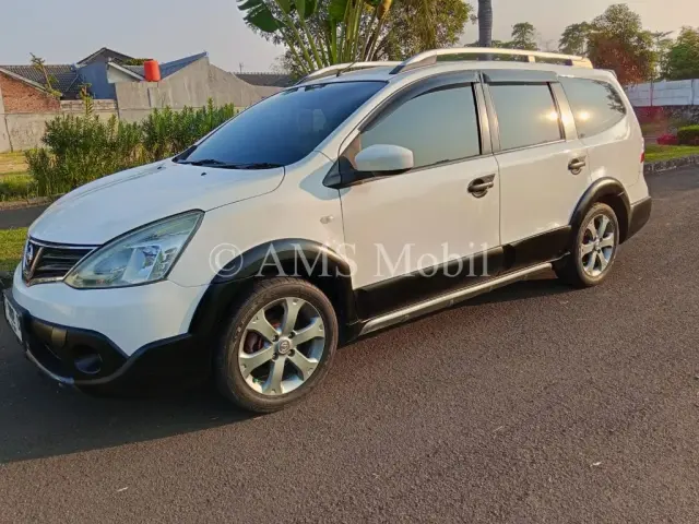 NISSAN GRAND LIVINA XGEAR 2013 — dokumentasi 3