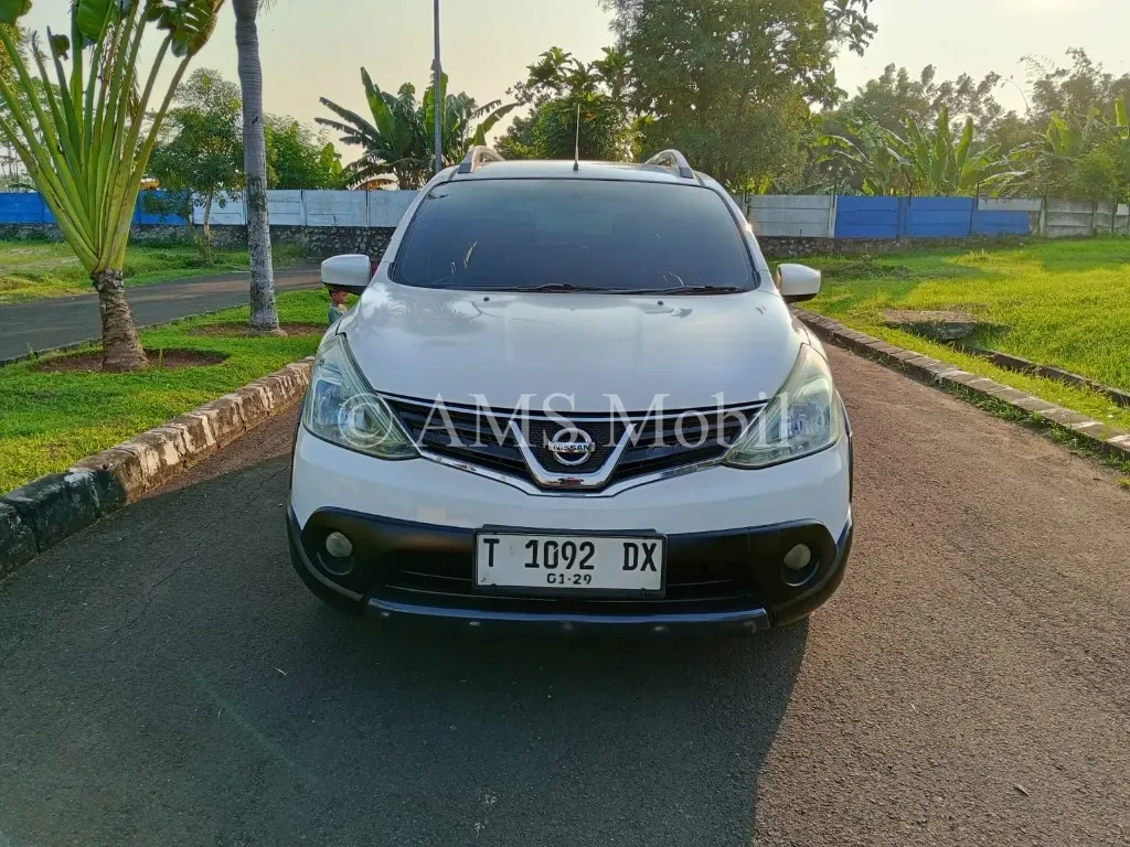 NISSAN GRAND LIVINA XGEAR 2013 — foto utama arsip